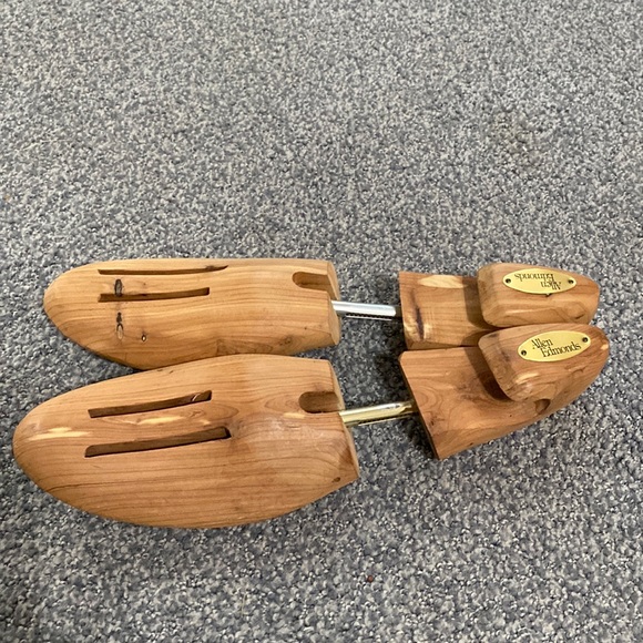 Allen Edmonds Other - Allen Edmonds wooden shoe tree